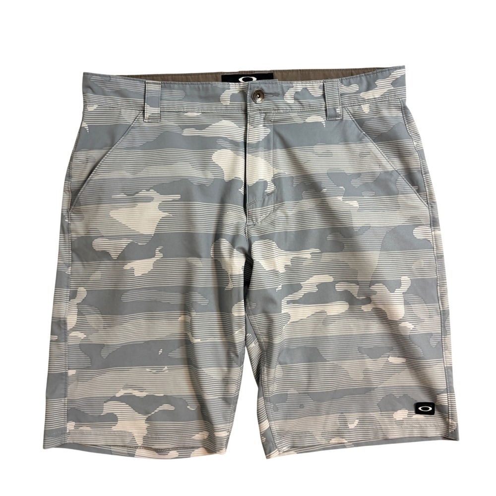 Oakley Mens Golf Shorts Gray White Camo Stripe Performance Flat Front Size 34